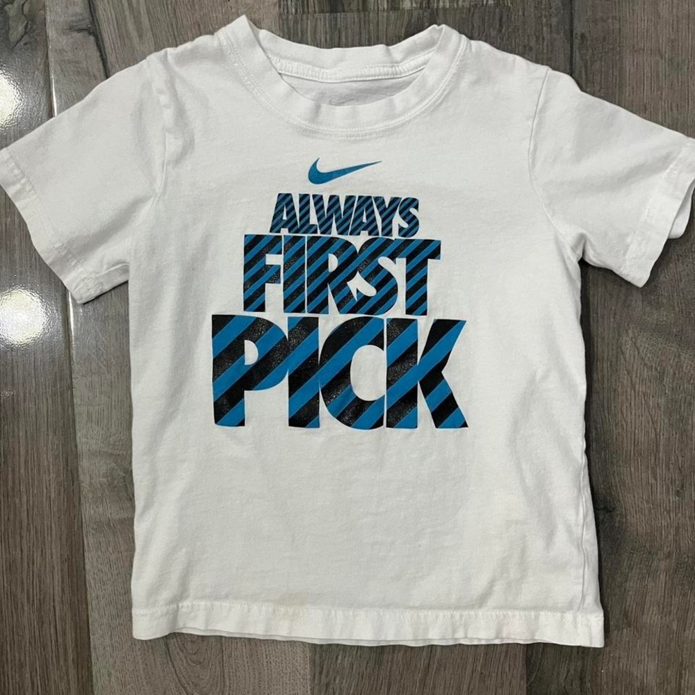 Nike Boys T-shirt Size 7
